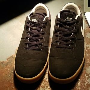 Nike SB sneaker worn once THEY HAVE NO INSOLES